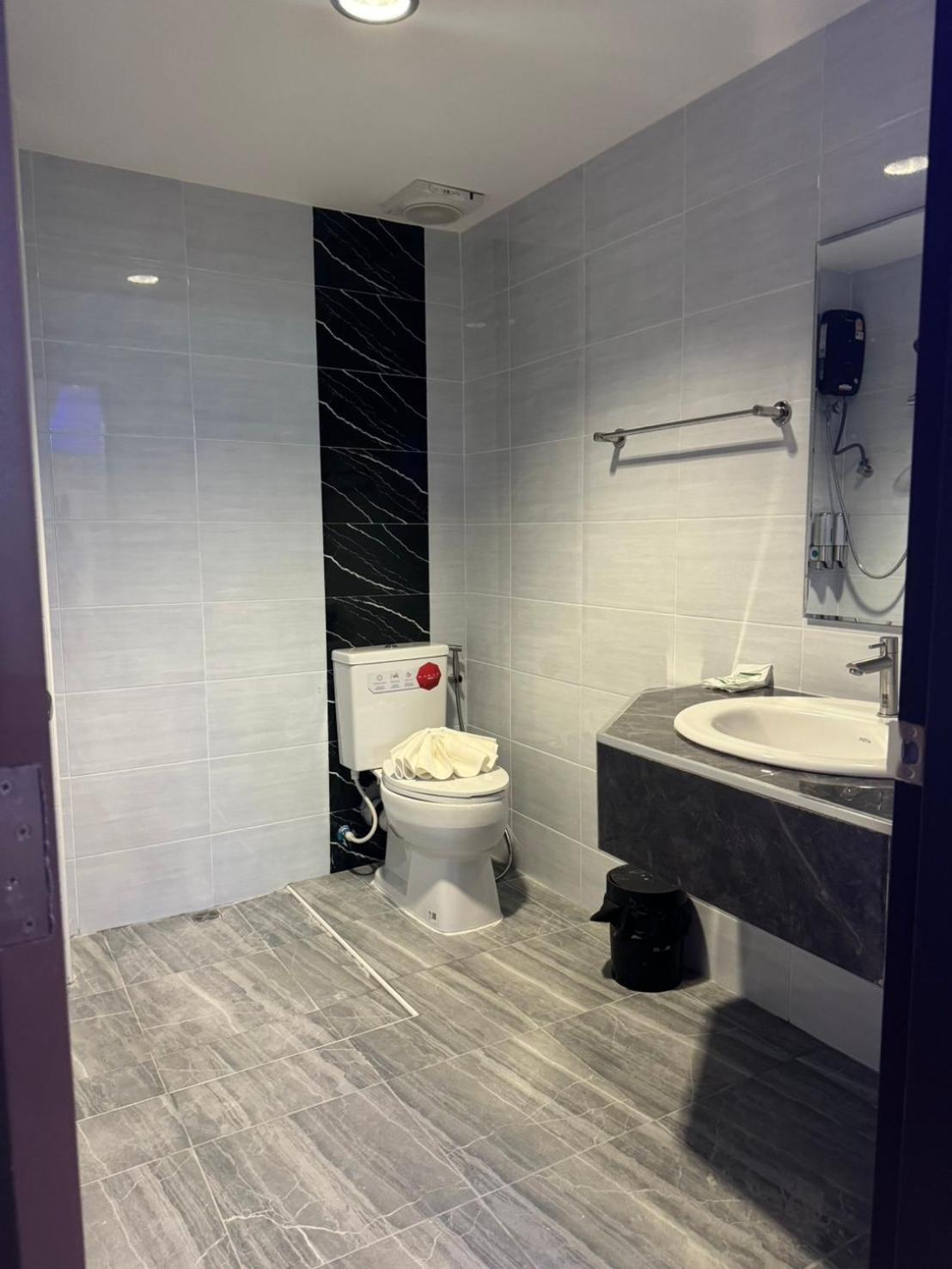 Neo Hatyai Hotel Хатъяй Экстерьер фото